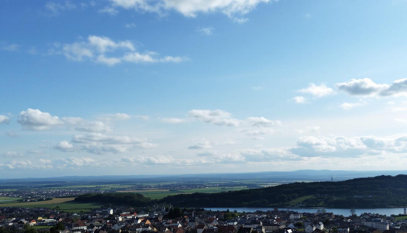 découvrez nos astuces pour trouver facilement les meilleurs sites de locations de vacances au puy-en-velay et profitez d'un séjour inoubliable.